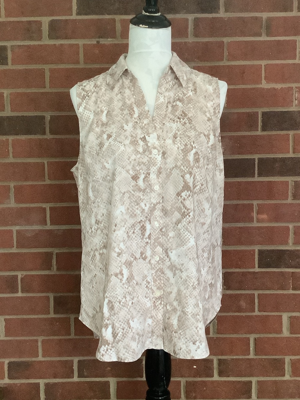 Ann Taylor Sleeveless Snake-Print Button-Front Top in Beige and Cream